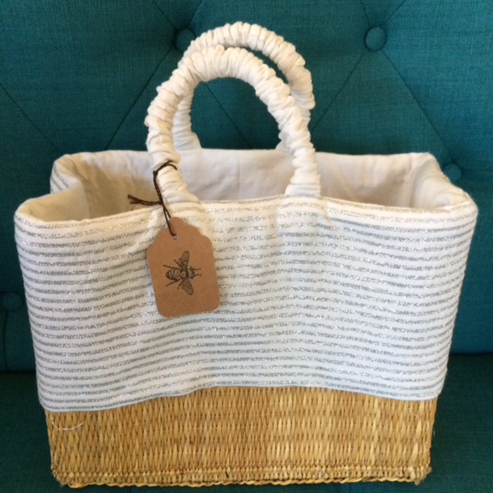 White and Silver Grass Bag